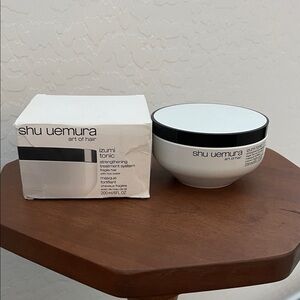 Shu Uemura Art of Hair
Izumi Tonic
200ml/6oz
New but box is damaged-product fine